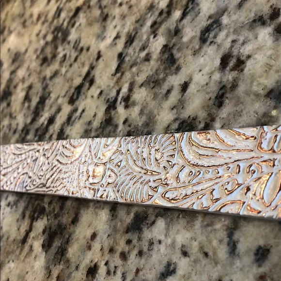 Patricia Nash Antique Gold Buckle Brown and Cream Tooled Leather Belt - Picture 8 of 8